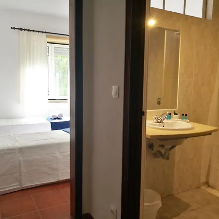 & Experiences - Entrecampos Guest house Lisbon